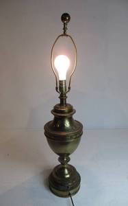 lot 46 image: Stiffel Table Lamp