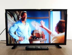 lot 19 image: Insignia Model NS-24D510NA15 24 Inch LED TV