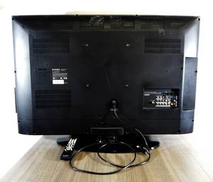 lot 2 image: Dynex Model DX-40L150A11 40 Inch LCD TV