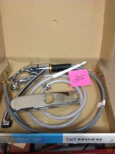 MOEN Adler Single-Handle Low Arc Standard Kitchen Faucet with Side Sprayer in Chrome&nbsp&nbspin good condition
