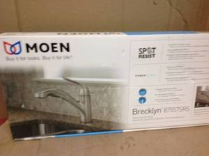 MOEN Brecklyn Single-Handle Pull-Out Sprayer Kitchen Faucet with Power Clean in Spot Resist Stainless&nbsp&nbspin good condition