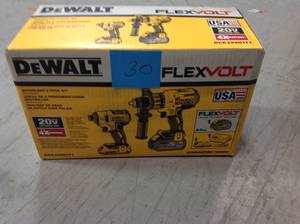 lot 30 image: DEWALT 20-Volt MAX Lithium-Ion Cordless Brushless Combo Kit (2-Tool) with FLEXVOLT and 20-Volt Battery and Charger in good condition