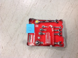 lot 42 image: Husky SAE Ratcheting Combination Wrench Set (10-Piece)  MISSING 2 PCS