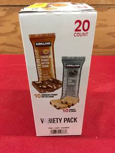 lot 108 image: Kirkland Signature Protein Bar 20 Pack, Retail $17.99