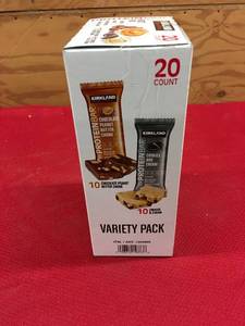 lot 138 image: Kirkland Signature Protein Bar 20 Pack, Retail $17.99