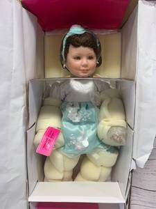 lot 16 image: Vintage Large Marie Osmond Porcelain Doll $129 Retail