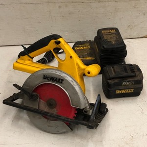 lot 2 image: DeWalt DW007 Cordless 24Volt Circ...