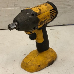 lot 7 image: DeWalt DW057 Cordless 18Volt 12...