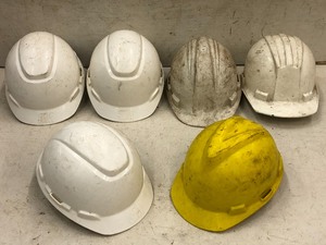 lot 39 image: Lot Of (6) Had Hats ...