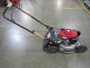 lot 127 image: Honda 21 in. 3-in-1 Variable Speed Gas Self Propelled Mower with Auto Choke HRR216K9VKA