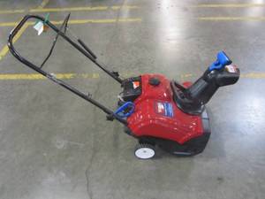 lot 129 image: Toro Power Clear 518 ZR 18 in. Single-Stage Gas Snow Blower 38472