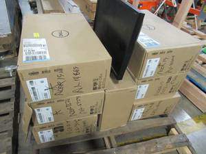 lot 284 image: Pallet of 8 Used Acer Computer Monitors From 19-22 (In Dell Boxes) Monitors may be missing Cables or Bases.