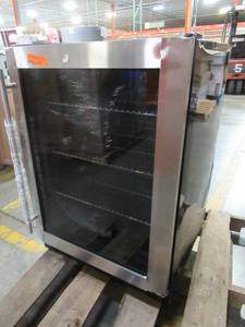 lot 324 image: Magic Chef Beverage 23 154 (12 oz.) Can Cooler, Stainless Steel, HMBC58ST - Loose Door