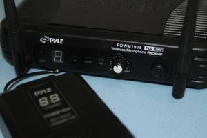 lot 35 image: Pyle 8-Channel Wireless Microphone System w Beltpack & Headset  Headworn Microphone