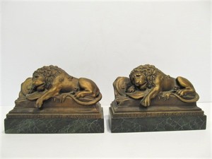 lot 101 image: Fantastic Pair of Antique BRADLEY & HUBBARD Full Body Lion of Lucerne Bookends