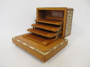 lot 106 image: Very Nice Old Vintage Inlaid Bone & Mother of Pearl Musical Cigarette Box
