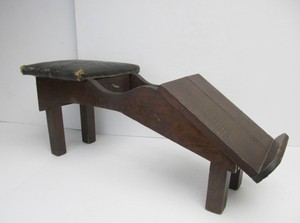 lot 65 image: Antique Primitive Shoemakers Shoe Sizing Cobblers Bench
