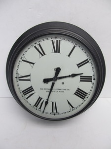 lot 66 image: Excellent Old Vintage Standard Electric Time Company School Clock