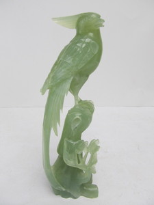 lot 28 image: Carved Oriental Jade or Jadeite Bird Sculpture