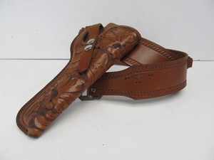 lot 47 image: Quality Vintage George Lawrence Tooled Leather Holster & Gun Belt