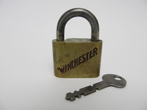 lot 62 image: Old Vintage Brass WINCHESTER Padlock wKey