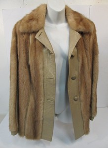 lot 137 image: Ladies Vintage Genuine Fur Waist Length Coat - Size L