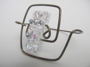 lot 123 image: Vintage Modernist Sterling Silver Bracelet w Sculpted Iridescent Crystal 