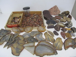 lot 162 image: Estate Collection of Agates Rocks etc