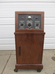lot 175 image: Vintage McIntosh Electric 1520 SINUSTAT Medical Electro-Shock Therapy Machine
