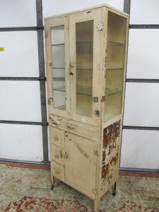 lot 11 image: Awesome Vintage 1930s Medical Cabinet