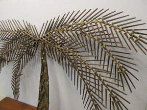 lot 111 image: Large Vintage Gilt Hollywood Regency Palm Tree Wall Sculpture