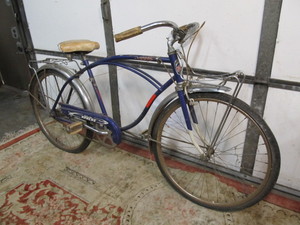 lot 210 image: Vintage 1962 COLUMBIA Apache Bicycle - BluePurple