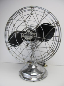 lot 215 image: Nice Vintage Chrome FRESHND AIRE Model 1400 Fan