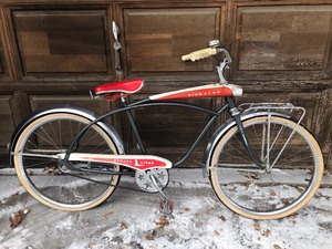 lot 214 image: Vintage 1960s HIAWATHA Strato-Liner Bicycle