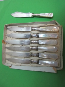 SET OF 6 STERLING AND MOTHER OF PEARL FRUIT KNIVES