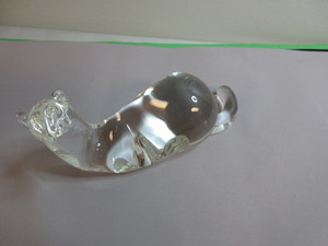 LARGE STEUBEN GLASS MINK WITH DIAMOND EYES