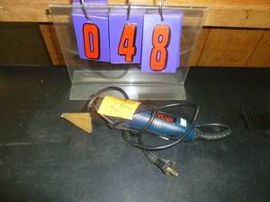 lot 48 image: Ryobi 110 volt Detail Sander. As shown. SEE TERMS