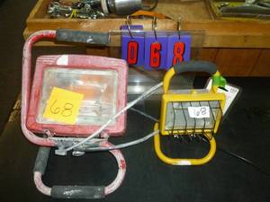 lot 68 image: Qty of 2 Halogen work lights. As shown. SEE TERMS