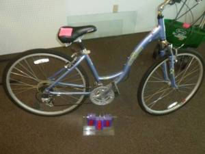 lot 84 image: Diamond Back Devine Bicycle. As shown. SEE TERMS