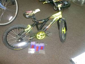 lot 85 image: Kents Kids Bike. As shown. SEE TERMS