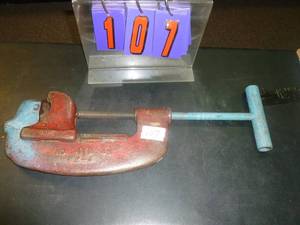 lot 107 image: NYE 4 Pipe Cutter. As shown. SEE TERMS