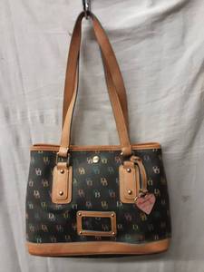lot 78 image: Dooney & Bourke Handbag