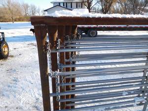 lot 2 image: 24 free standing panels northeast pipe and panel style