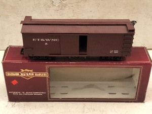 lot 10 image: Bachmann Tanker Car