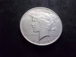 lot 28 image: 1922 D  Silver Peace Dollar