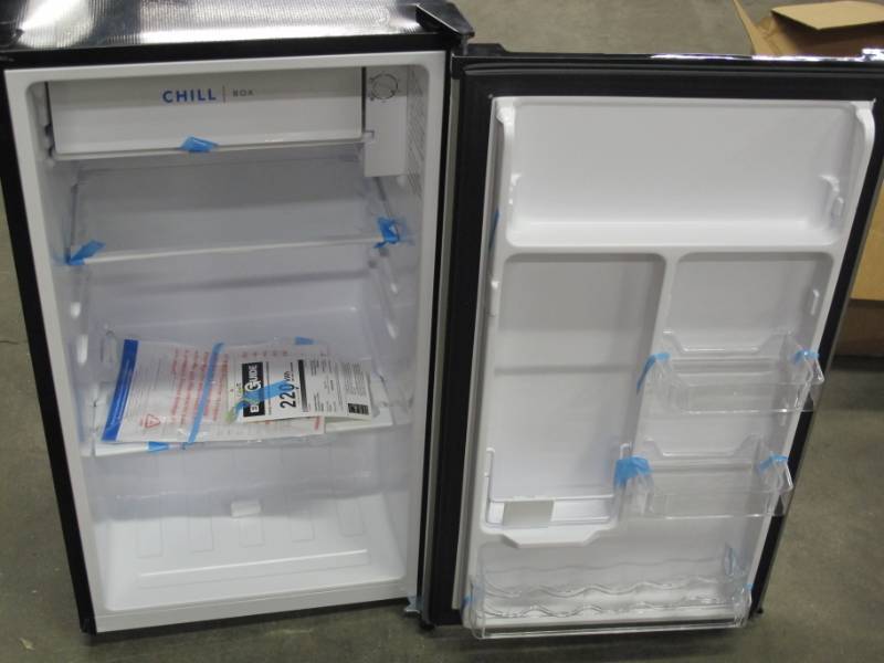 lot M21 image: Frigidaire - 3.3 Cu. Ft. Mini Fridge - Silver Model FFPE3322UM - NEW