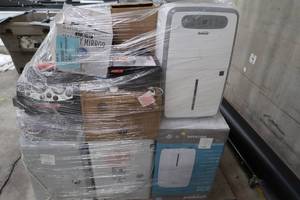 lot W1 image: Wholesale pallet mix mainly dehumidifiers, customer returns.