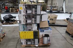 lot W4 image: Huge pallet of good garbage cans with sensors, cosmetic issues