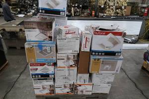 lot W7 image: Mixed pallet of lighting and bath fans, unchecked