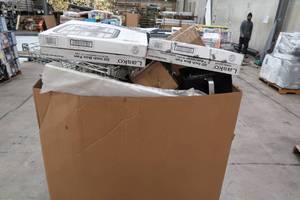 lot W15 image: Wholesale pallet mix mainly dehumidifiers, customer returns.